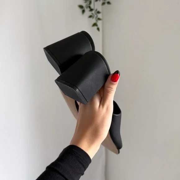 Call it spring heels - Picture 2 of 6